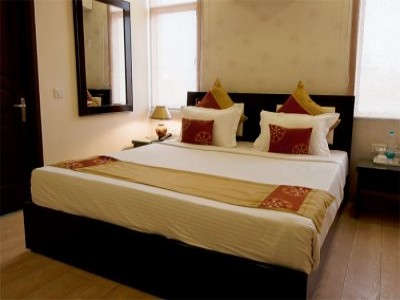 Hotel Paradise Inn 